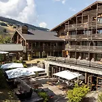 M De Hotel