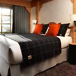 M De Hotel 5*