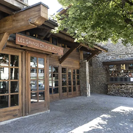 M De Готель Межев