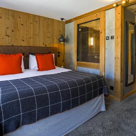 M De Hotel 5*