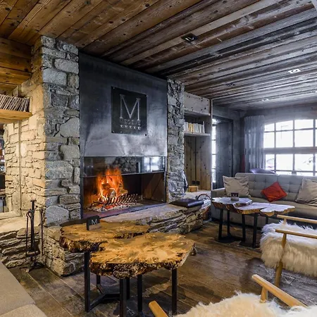 M De Hotel