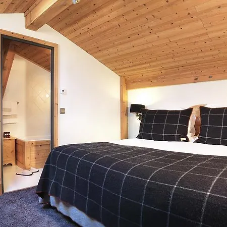 M De Hotel 5*